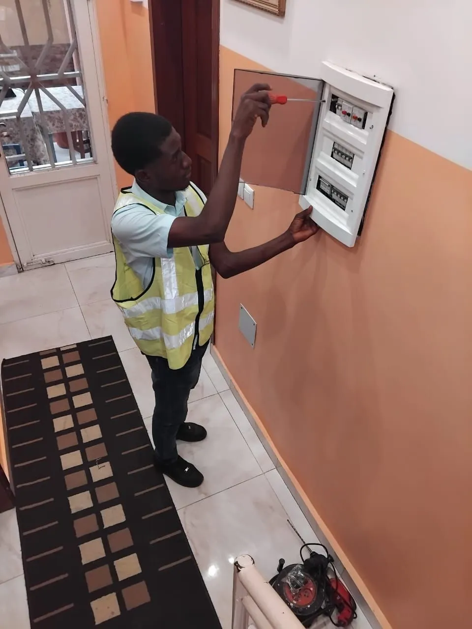 Tableau électrique. Installation et protection des circuits électriques.